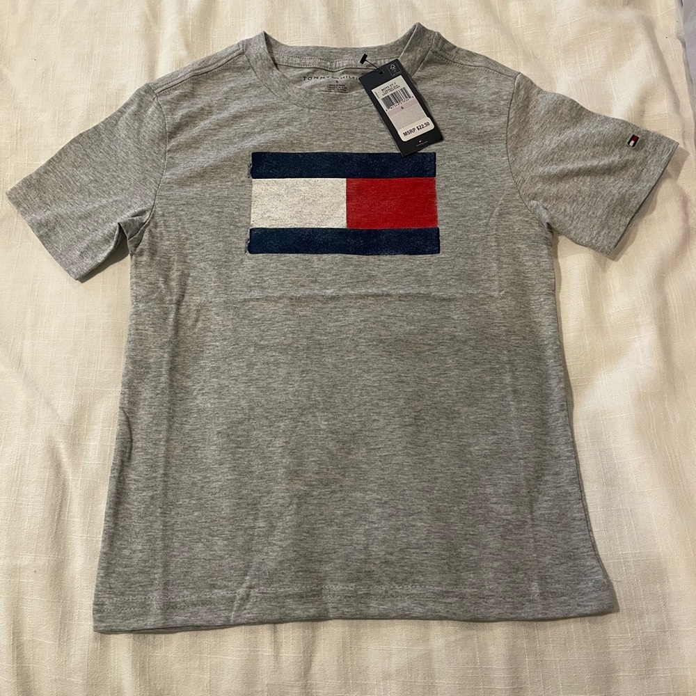NWT Tommy Hilfiger Kids Gray Tee with Flag Design